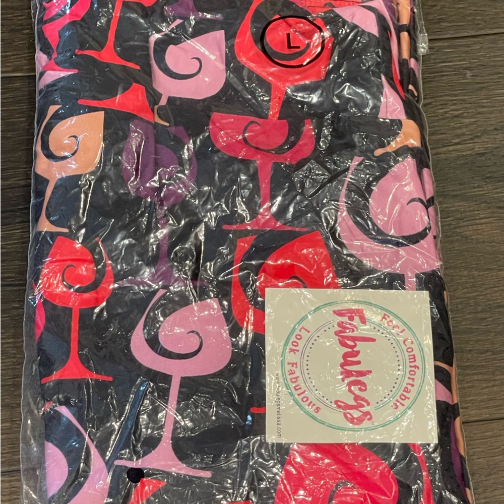 New in package Wine Glasses leggings
